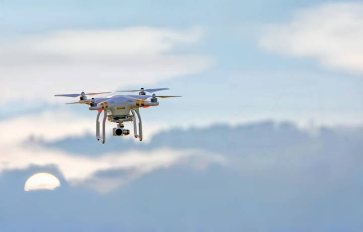 Достижения в области аккумуляторов для дронов и энергоэффективности